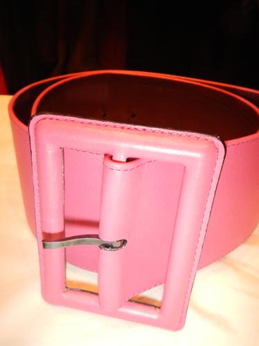 Cinturón de cuero rosa  Defile de Marques